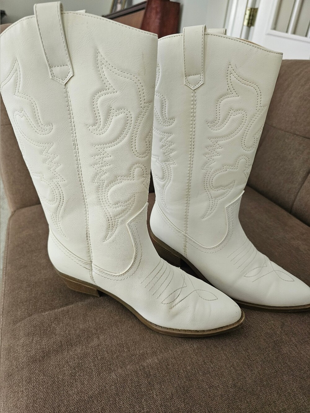 Classic White Western Cowboy Boots - Women's Leather Boots